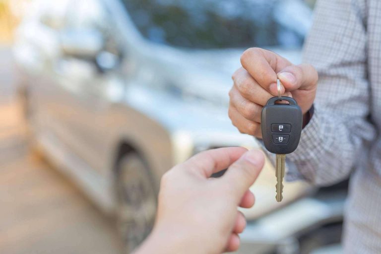 La opción más solicitada es la compra y venta de coches de segunda mano, según Qcoxe!