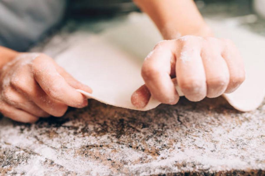 Variedad de pizzas en casa