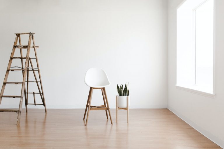 Sillas, tumbonas y más: muebles de diseño a precios ‘low cost’