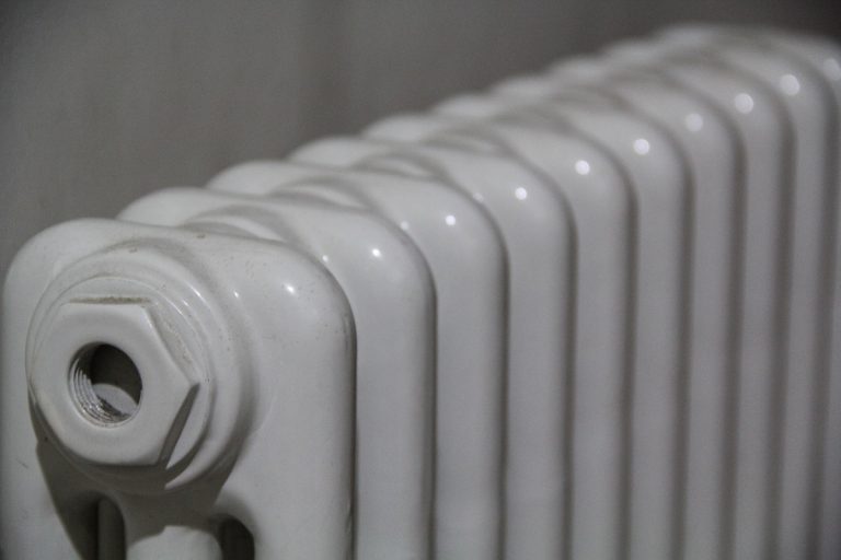 El truco para limpiar los radiadores en pocos segundos