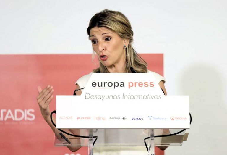 Yolanda Díaz apremia a la modernización de los partidos y reivindica un nuevo proyecto