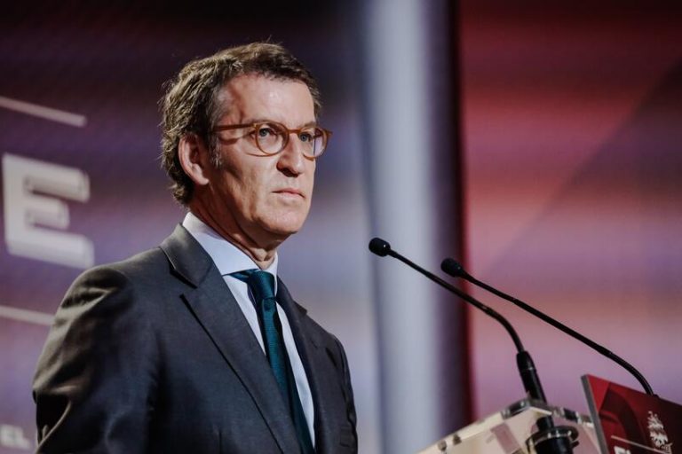 Feijóo admite que ha mejorado el dato de paro en abril