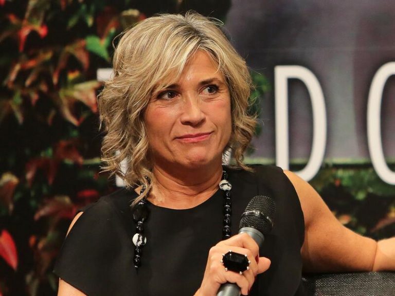 El emotivo 63 cumpleaños de Julia Otero