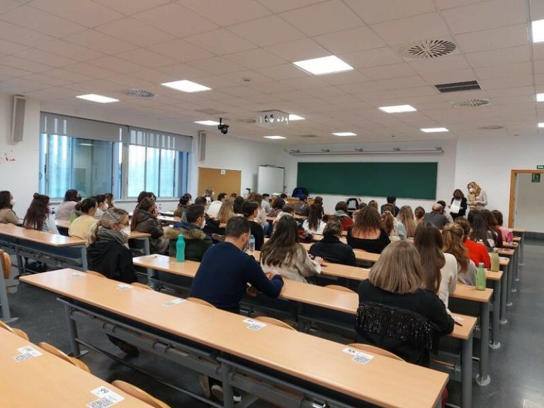 Cerca de 4.400 personas se examinan para lograr una plaza fija en el Servicio Andaluz de Salud