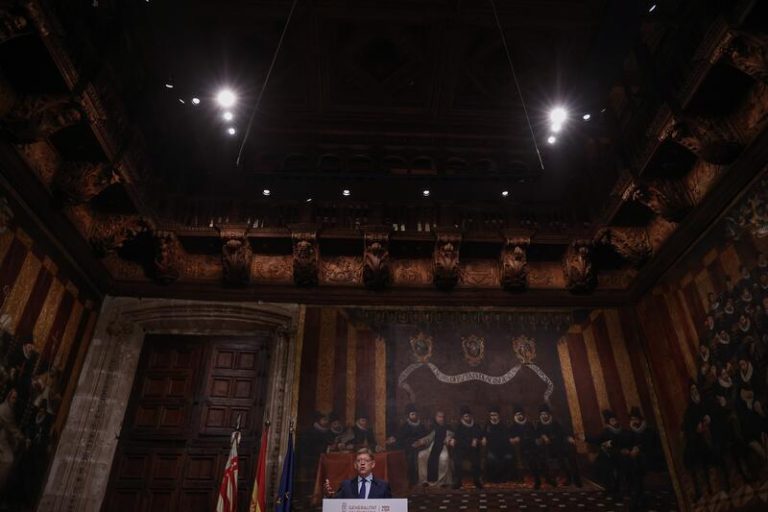 Los nuevos consejeros del Gobierno valenciano toman posesión tras la remodelación acometida por Puig