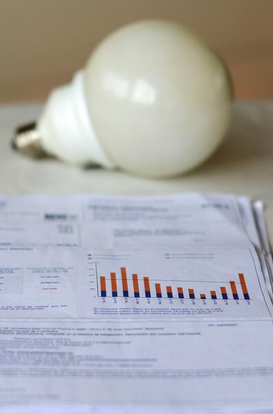 El precio de la luz sube este martes un 2,1% y roza los 200 euros/MWh