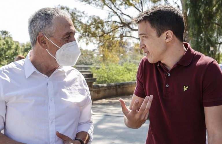 Errejón exige saber cuánto cuestan las «vacaciones con regata» del emérito