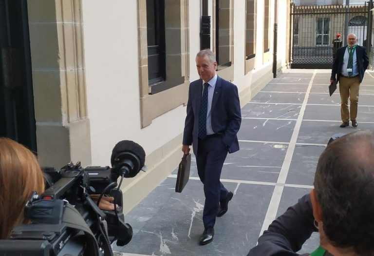 Urkullu denuncia que el rey emérito continúa «amparándose en su inviolabilidad»