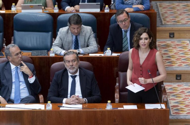 Ayuso rechaza lecciones de Vox y critica que «quieran ser como el PP»