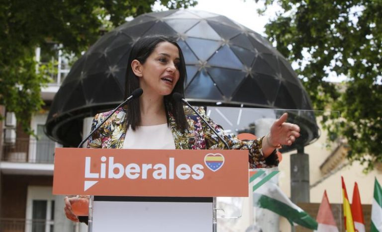 Arrimadas pide votar a Cs para «evitar el retroceso» en el Impuesto de Sucesiones en Andalucía