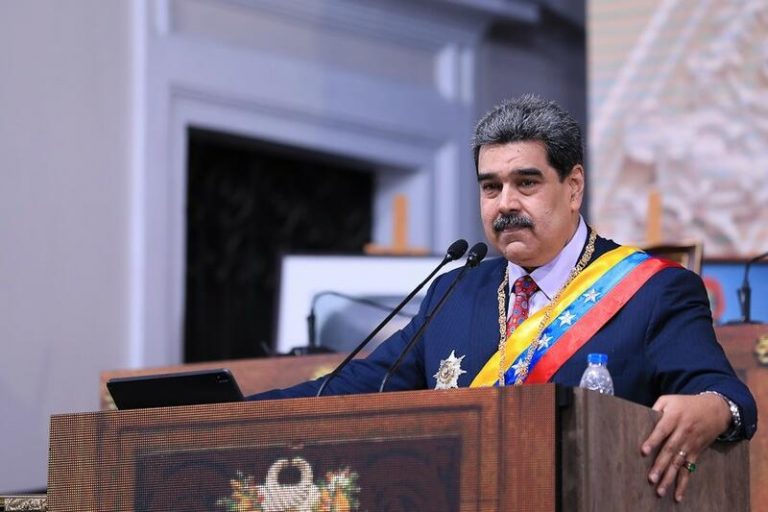 Maduro acusa a la Corona española de tapar genocidios contra indígenas durante la conquista de América