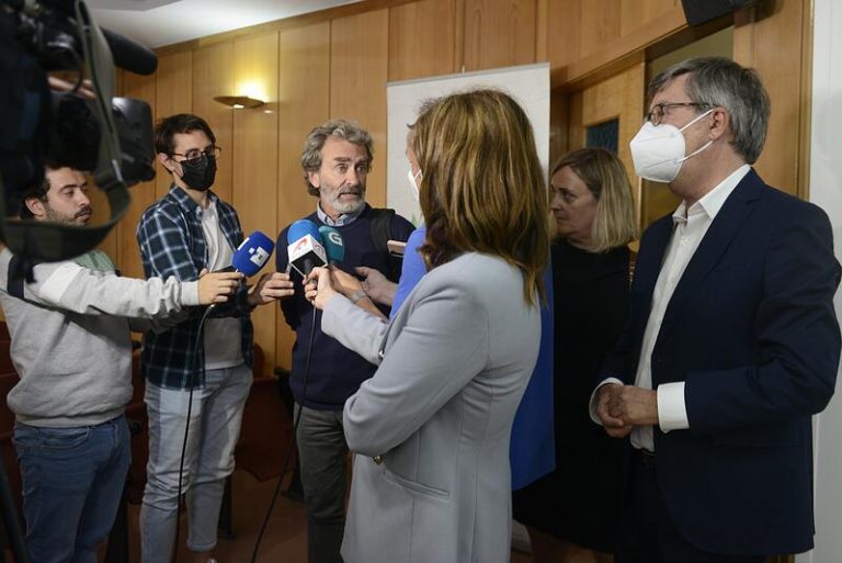 Fernando Simón apunta que, de momento, «no es necesario vacunar por la viruela del mono»