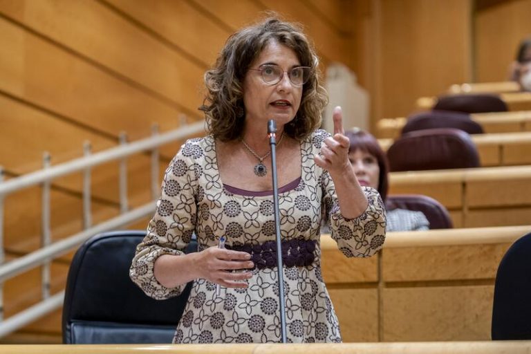 El Gobierno continuará con medidas para bajar el precio del combustible