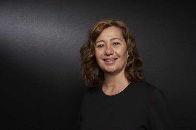 Armengol afirma que «Baleares no va hacia ningún colapso» y defiende el «equilibrio»