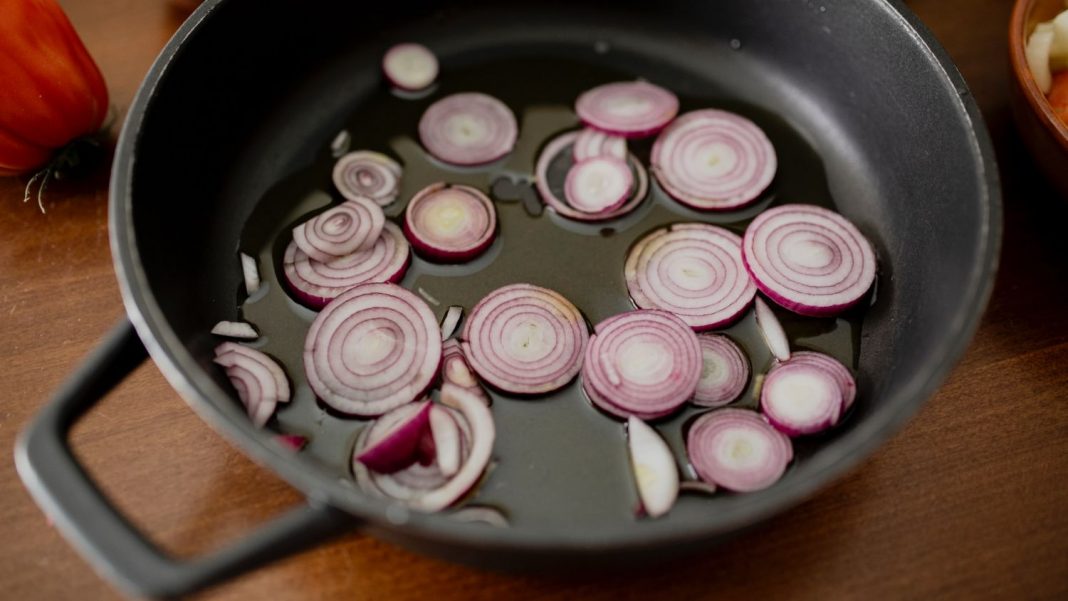 Bonito encebollado la receta clásica que casi nadie rechaza