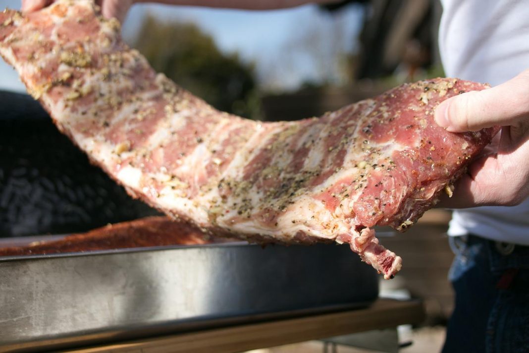 Costillas al horno el truco para que te queden jugosas por dentro