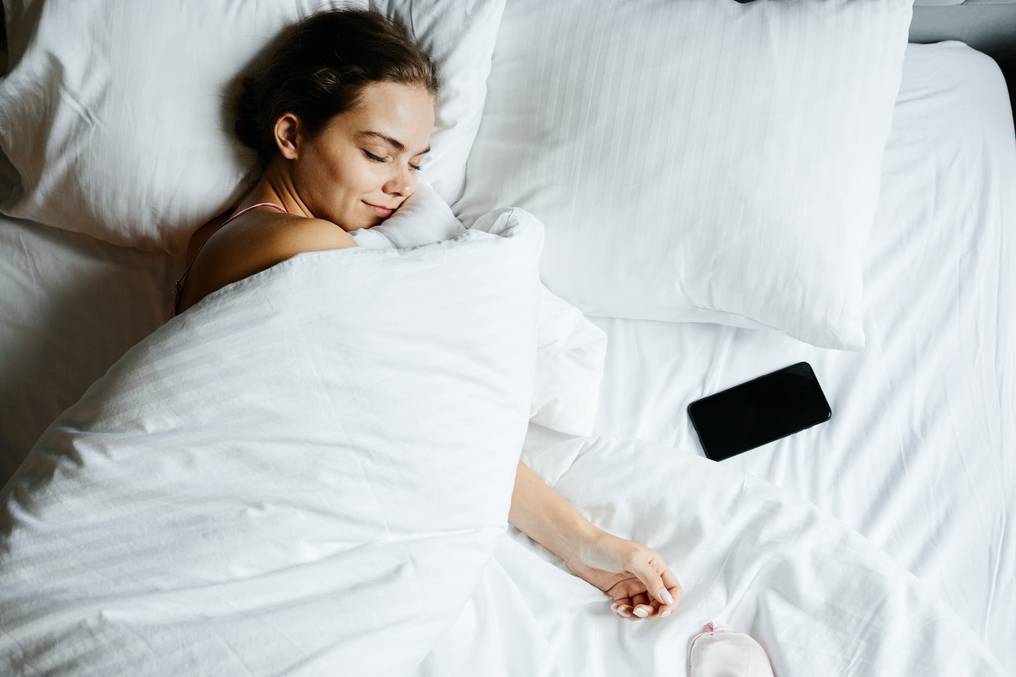 ¿Es Recomendable Dormir Con La Luz Encendida?