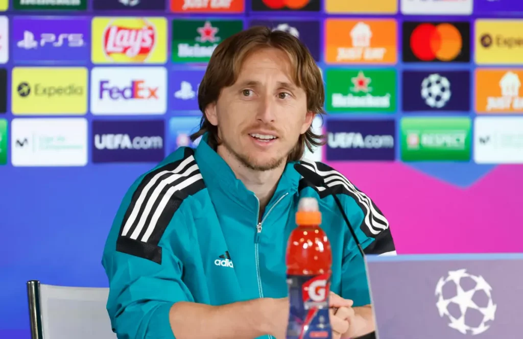 Hasta 2024 Con El Equipo Del Real Madrid