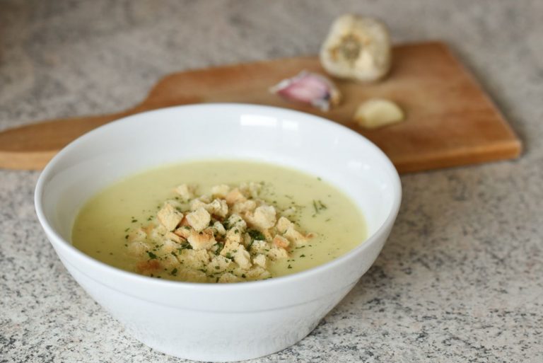 La sopa de ajo más sencilla la hace Arguiñano y aquí te la enseñamos