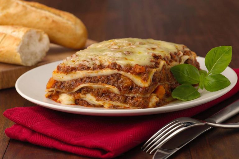 Lasaña de carne: así la puedes preparar sin usar el horno