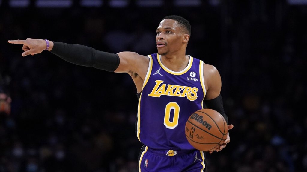 Los Lakers Buscan Un Entrenador