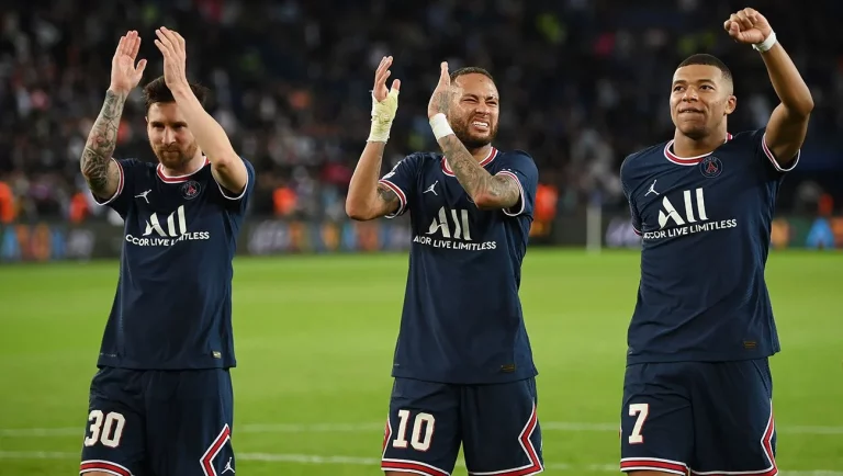 Mbappé sentencia: el jugador del PSG que saldrá de inmediato
