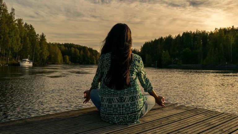 Meditación para la ansiedad: Qué es, cómo hacerla y ejercicios