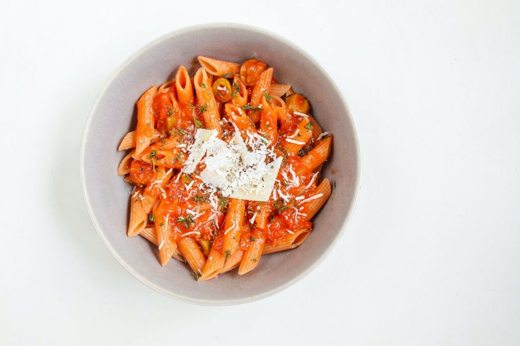 Penne al baffo la receta italiana que se va a poner de moda