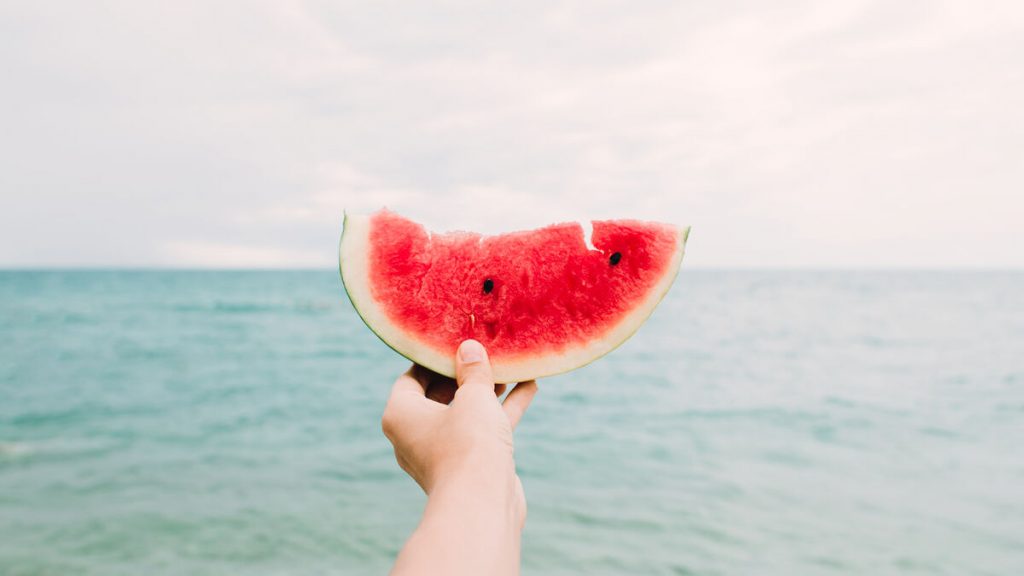 ¿Porque Razón No Debes Comer Sandía Si Vas A La Playa?