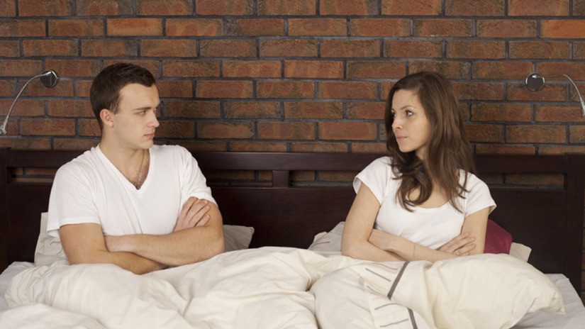 ¿La forma en que dormimos en pareja puede afectar nuestra salud?
