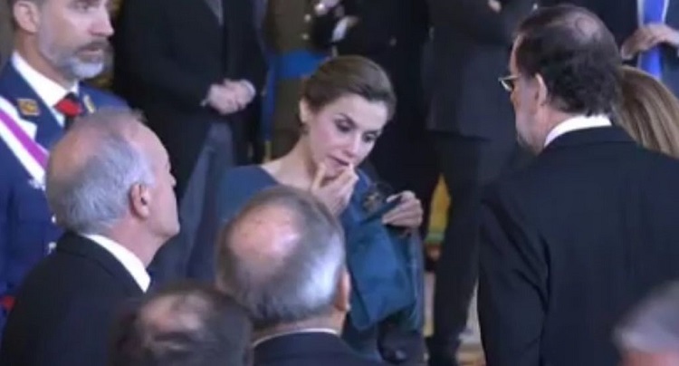 Gestos De Desprecio De La Reina Letizia Al Rey Felipe