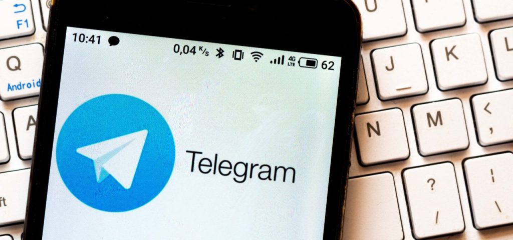 ¿Con que más cuenta Telegram en un chat de contacto?