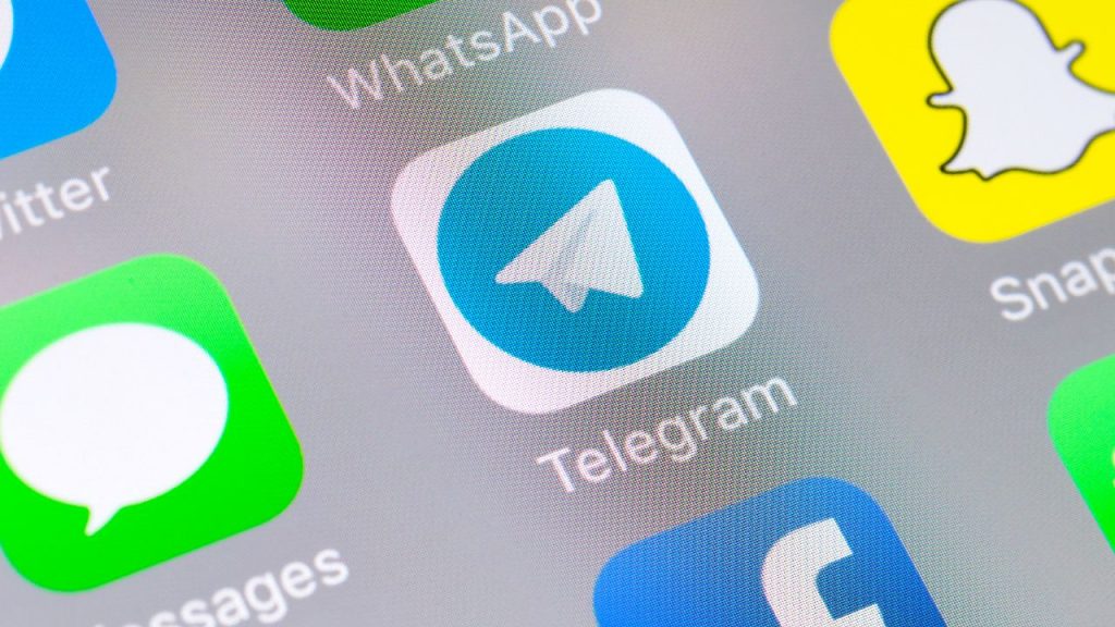 ¿Entonces se puede conversar sin número de teléfono?