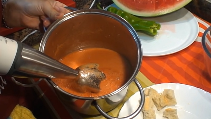 Este Refrescante Gazpacho De Sandía Será Tu Preferido