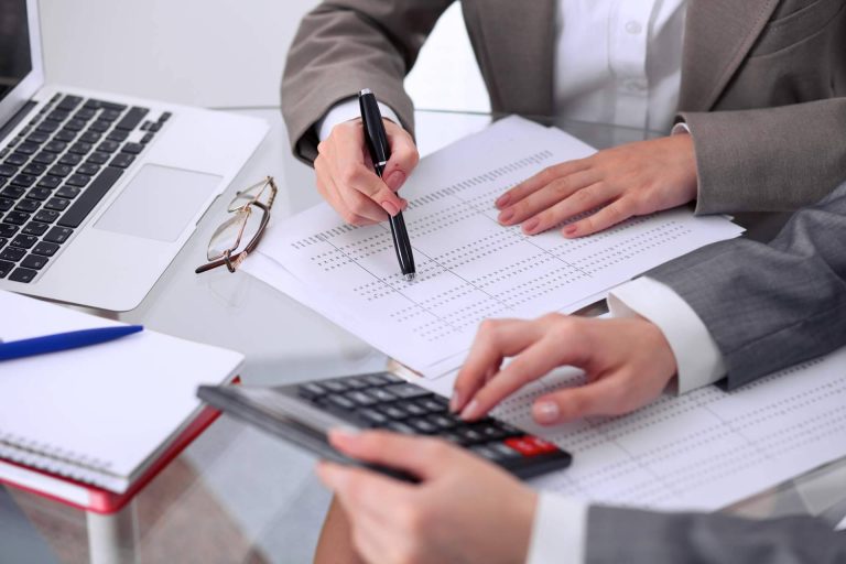 Digitalizar y automatizar las facturas de proveedores o las cuentas a pagar con Adocum