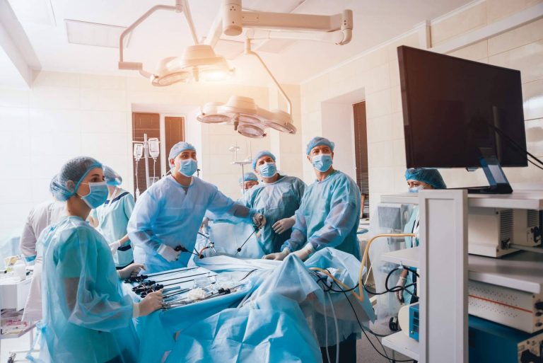 ¿Cuándo es necesaria una cirugía laparoscópica de la hernia de hiato?, según el Dr. Enrique Mena del Río