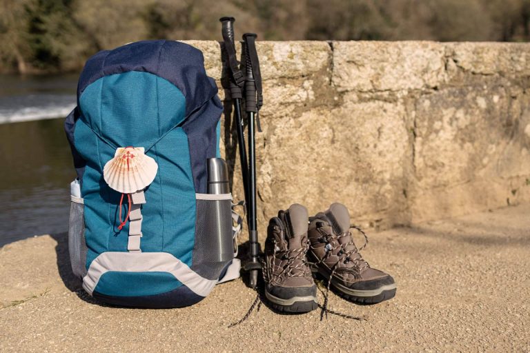 Los souvenirs que se pueden adquirir en una de las últimas etapas antes de llegar a Santiago de Compostela, Arzúa km 39 del Camino de Santiago
