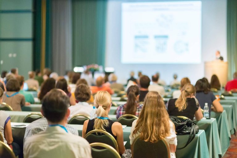 ¿Cómo sorprender con el merchandising en ferias y eventos?, por Más Que Un Boli