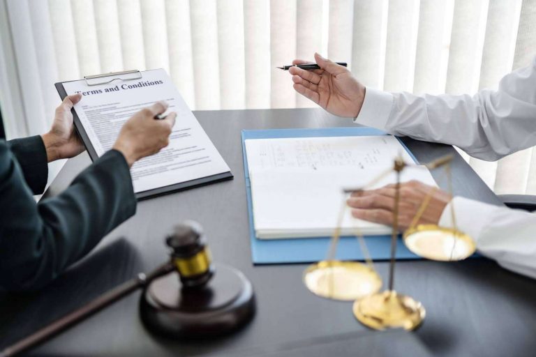 La importancia de contar con un abogado laboralista en Tenerife como los de Villaquirán Abogados