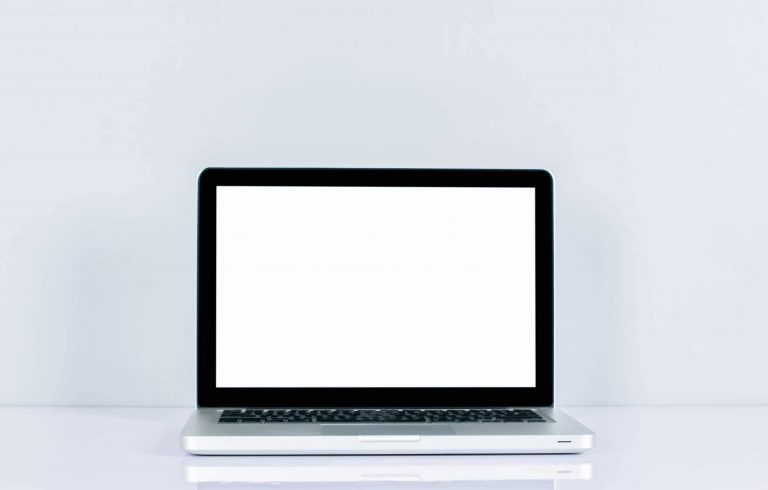 ¿Dónde cambiar la pantalla del Apple Macbook de todos los modelos? Reparar Ordenadores