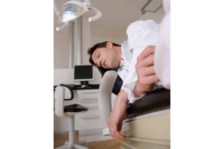 Implant Clinics ofrece consejos para superar la odontofobia