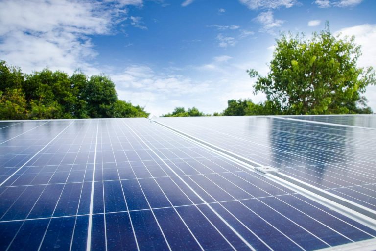 ¿Cuáles son las ventajas de instalar placas solares en el hogar o negocio?, por CAVS Energy