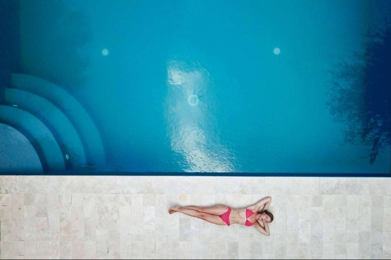 La nueva bomba de calor Silenp Full Inverter elegante y silenciosa para piscina de Warmpool