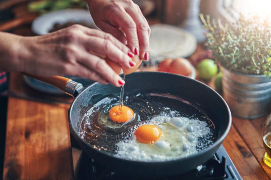 Comer Huevos Como Única Fuente De Proteínas