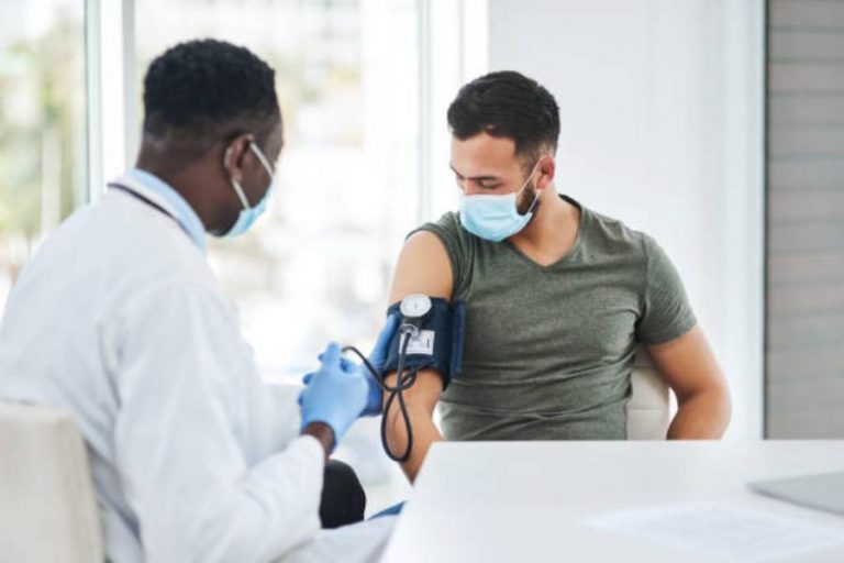 Hipertensión: síntomas claros para detectarla sin ir al médico
