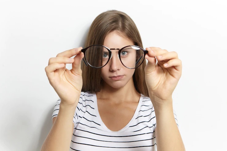 Miopía, astigmatismo, presbicia: diferencias, síntomas y cómo se tratan