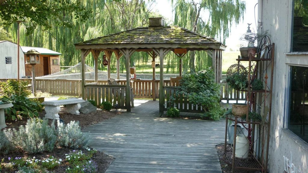 Porche O Pérgola: Esta Es La Mejor Opción Para Tu Jardín