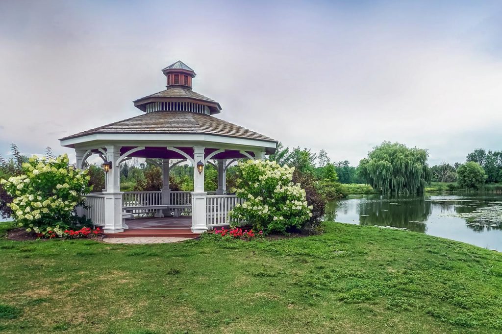 Porche O Pérgola: Esta Es La Mejor Opción Para Tu Jardín