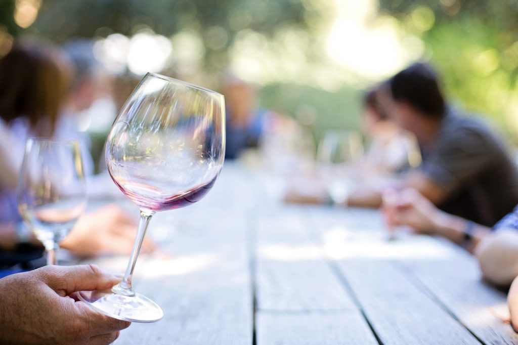 El tiempo que dura una botella de vino abierta