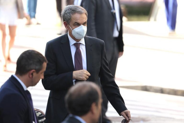 Zapatero critica que Feijóo cuestione los datos del paro «porque se acaba poniendo en duda los resultados electorales»